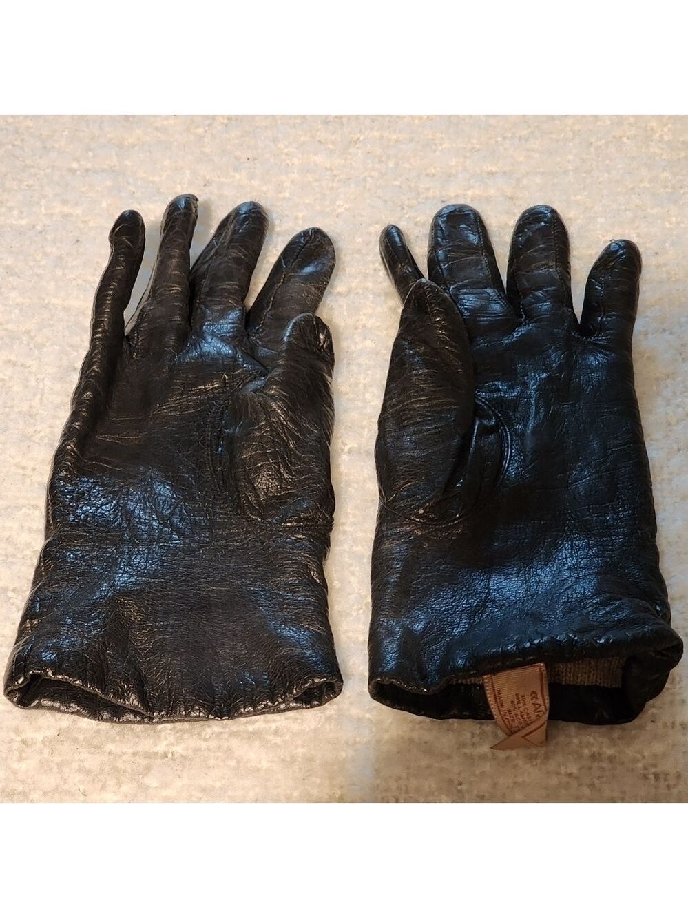 Aris black leather gloves size small